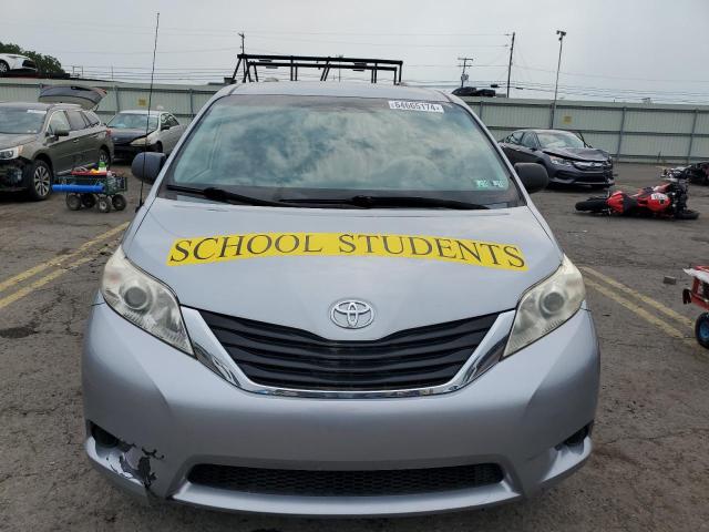 Photo 4 VIN: 5TDKK3DC1ES505428 - TOYOTA SIENNA LE 