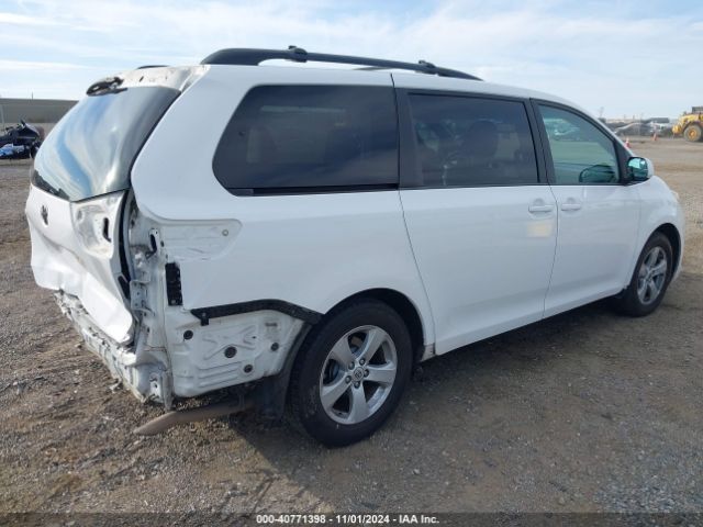 Photo 3 VIN: 5TDKK3DC1FS546384 - TOYOTA SIENNA 