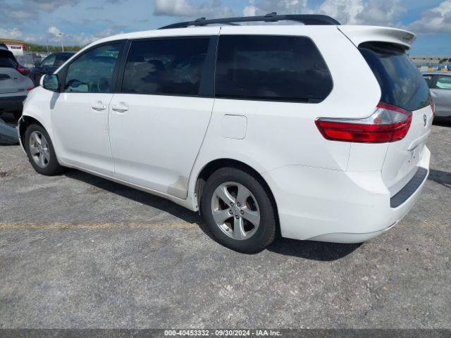 Photo 2 VIN: 5TDKK3DC1FS575903 - TOYOTA SIENNA 