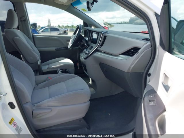 Photo 4 VIN: 5TDKK3DC1FS575903 - TOYOTA SIENNA 