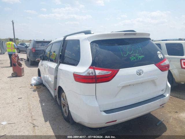 Photo 2 VIN: 5TDKK3DC1FS606258 - TOYOTA SIENNA 