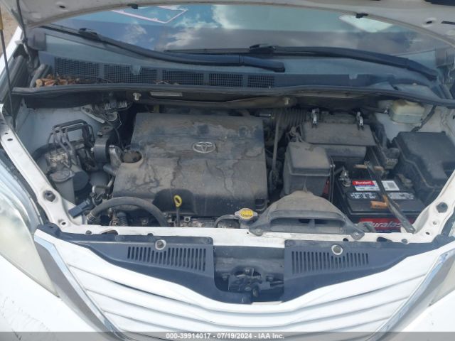 Photo 9 VIN: 5TDKK3DC1FS606258 - TOYOTA SIENNA 