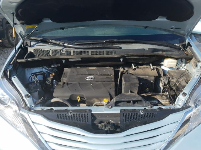 Photo 6 VIN: 5TDKK3DC1FS644539 - TOYOTA SIENNA LE 