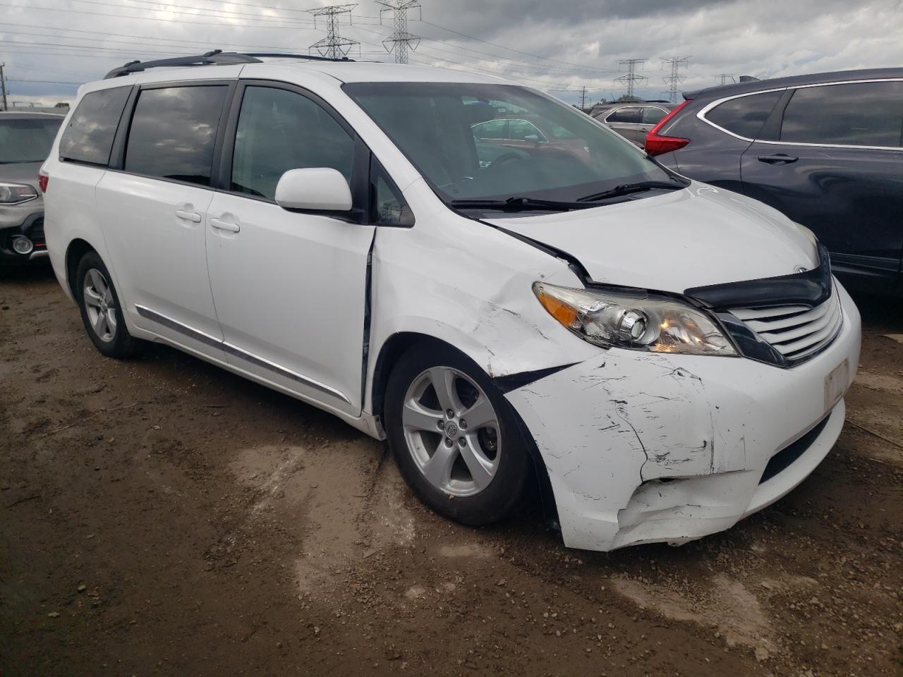 Photo 3 VIN: 5TDKK3DC1FS651667 - TOYOTA SIENNA 