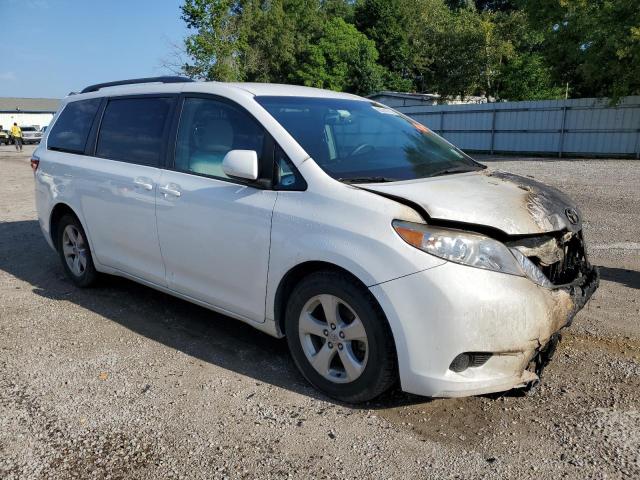 Photo 3 VIN: 5TDKK3DC1FS678416 - TOYOTA SIENNA LE 