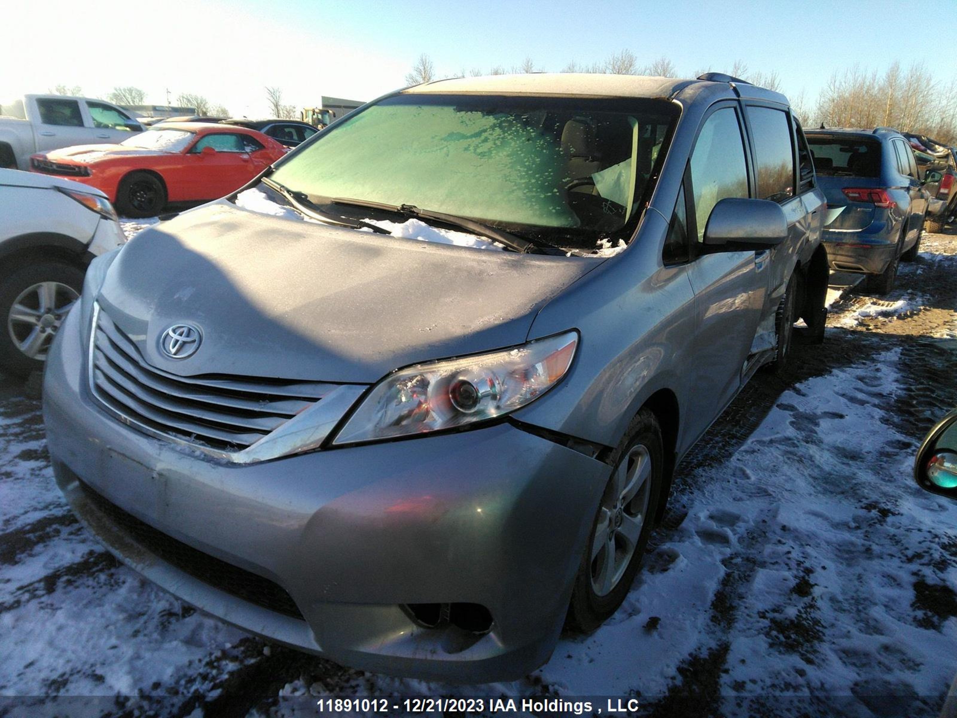 Photo 1 VIN: 5TDKK3DC1GS705339 - TOYOTA SIENNA 