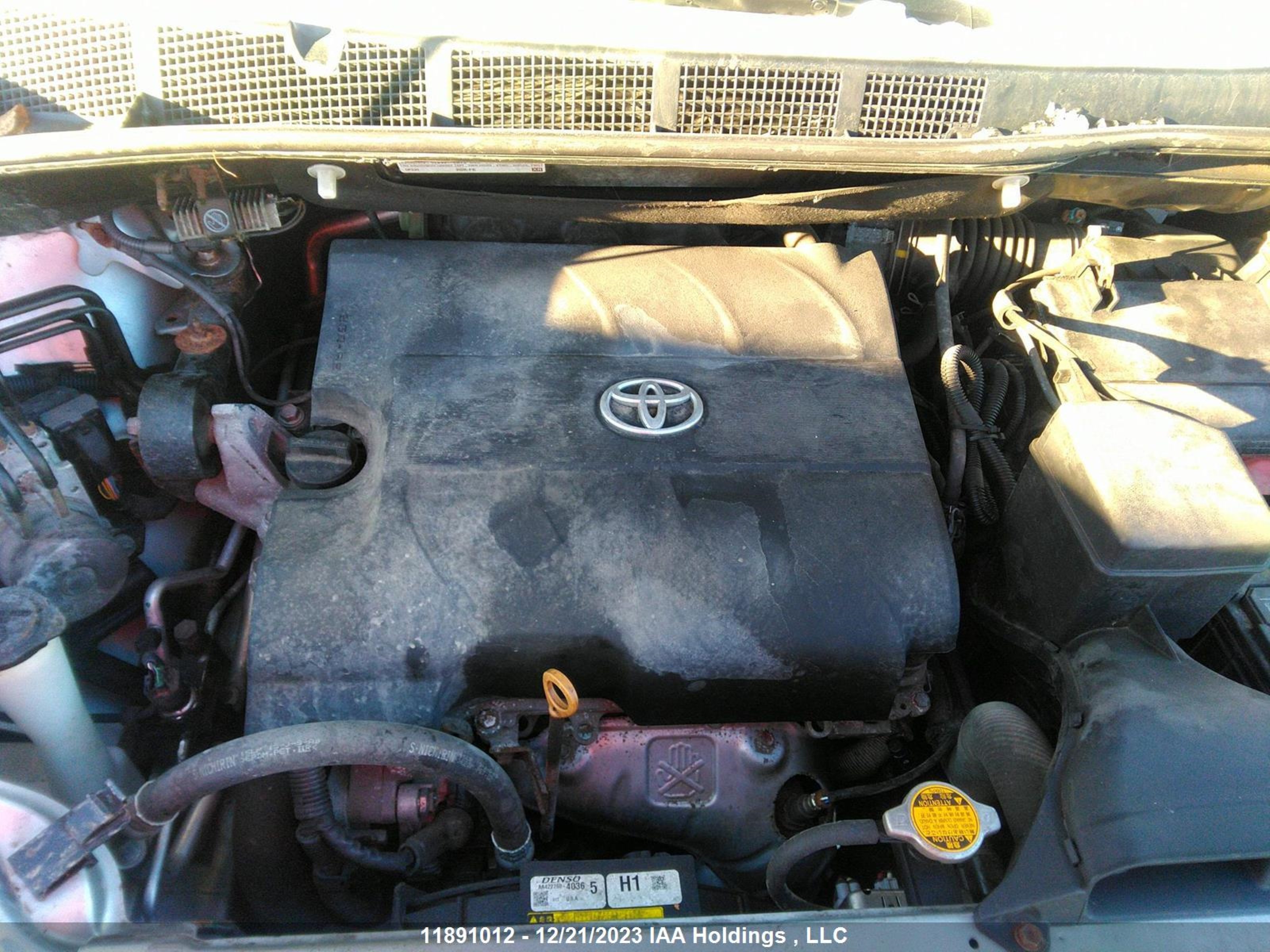 Photo 9 VIN: 5TDKK3DC1GS705339 - TOYOTA SIENNA 