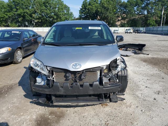 Photo 4 VIN: 5TDKK3DC1GS709438 - TOYOTA SIENNA LE 