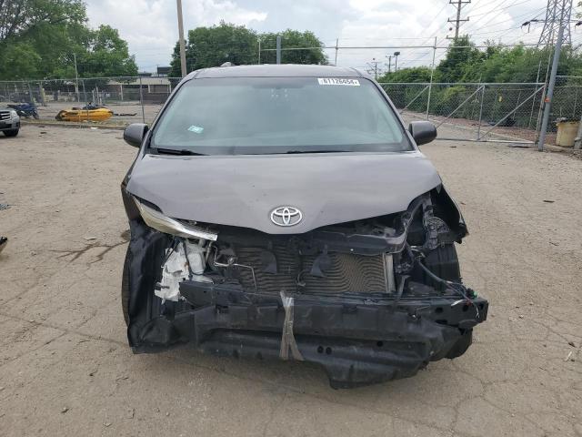 Photo 4 VIN: 5TDKK3DC1GS712940 - TOYOTA SIENNA LE 