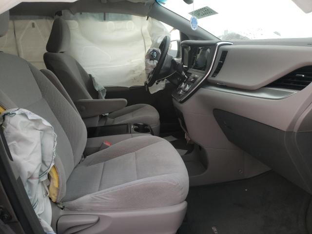 Photo 4 VIN: 5TDKK3DC1GS718429 - TOYOTA SIENNA LE 