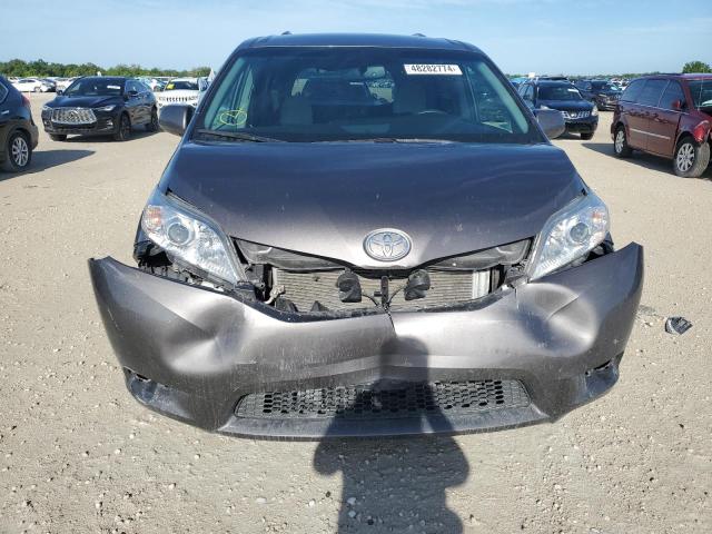 Photo 4 VIN: 5TDKK3DC1GS726403 - TOYOTA SIENNA LE 