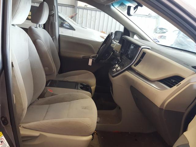 Photo 4 VIN: 5TDKK3DC1GS730970 - TOYOTA SIENNA LE 