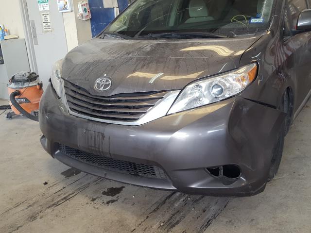 Photo 8 VIN: 5TDKK3DC1GS730970 - TOYOTA SIENNA LE 