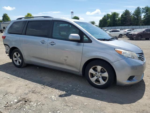 Photo 3 VIN: 5TDKK3DC1GS738700 - TOYOTA SIENNA LE 