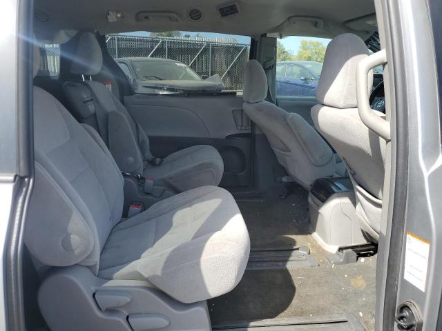 Photo 10 VIN: 5TDKK3DC1GS750782 - TOYOTA SIENNA LE 