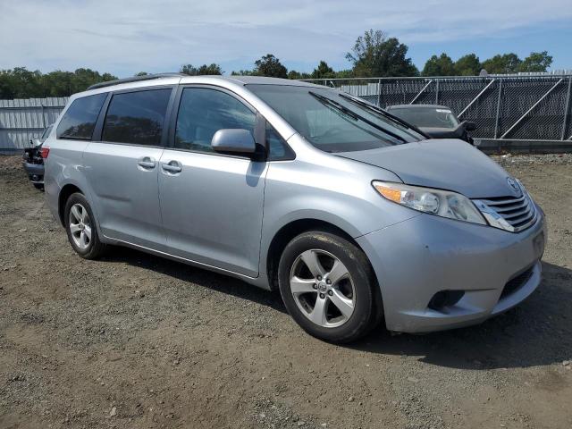 Photo 3 VIN: 5TDKK3DC1GS750782 - TOYOTA SIENNA LE 