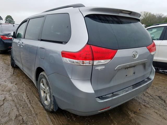 Photo 2 VIN: 5TDKK3DC2BS011056 - TOYOTA SIENNA LE 