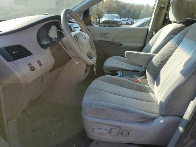 Photo 6 VIN: 5TDKK3DC2BS021683 - TOYOTA SIENNA LE 