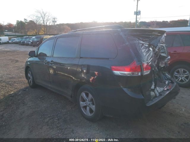 Photo 2 VIN: 5TDKK3DC2BS021747 - TOYOTA SIENNA 