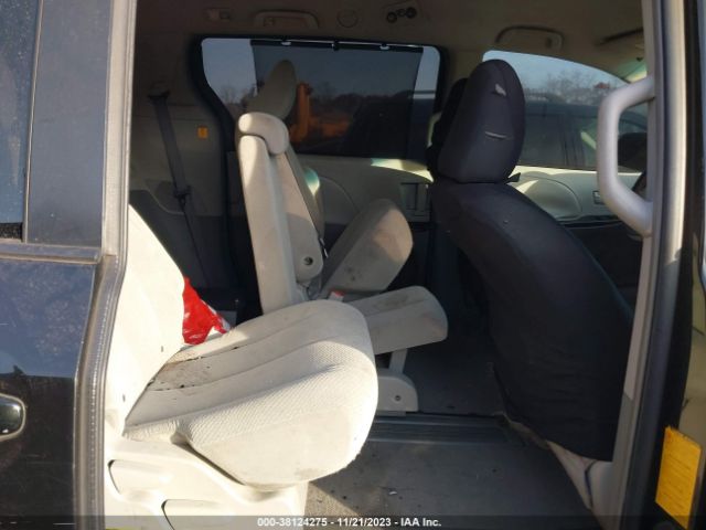 Photo 7 VIN: 5TDKK3DC2BS021747 - TOYOTA SIENNA 