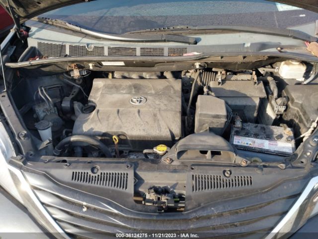 Photo 9 VIN: 5TDKK3DC2BS021747 - TOYOTA SIENNA 