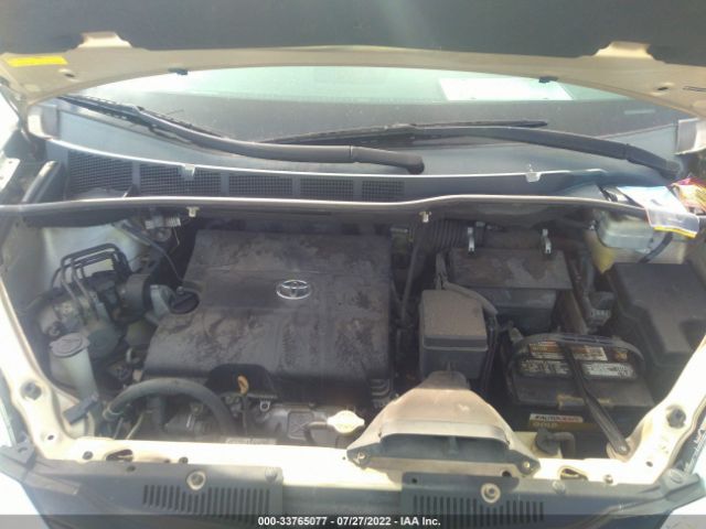 Photo 9 VIN: 5TDKK3DC2BS023577 - TOYOTA SIENNA 