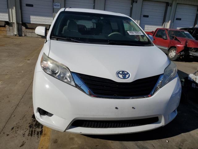 Photo 4 VIN: 5TDKK3DC2BS024003 - TOYOTA SIENNA LE 