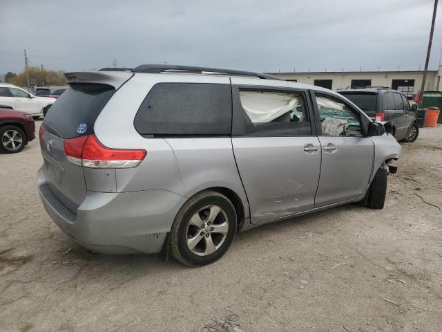 Photo 2 VIN: 5TDKK3DC2BS024583 - TOYOTA SIENNA LE 