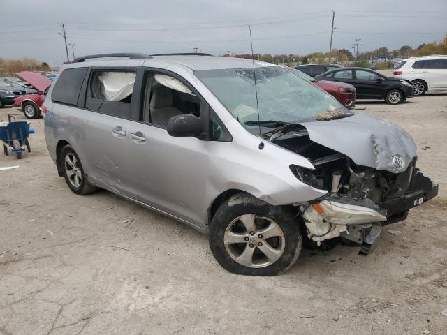 Photo 3 VIN: 5TDKK3DC2BS024583 - TOYOTA SIENNA LE 