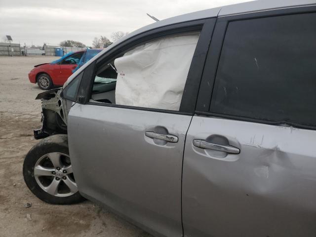 Photo 6 VIN: 5TDKK3DC2BS024583 - TOYOTA SIENNA LE 