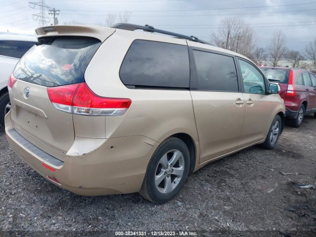 Photo 3 VIN: 5TDKK3DC2BS026916 - TOYOTA SIENNA 