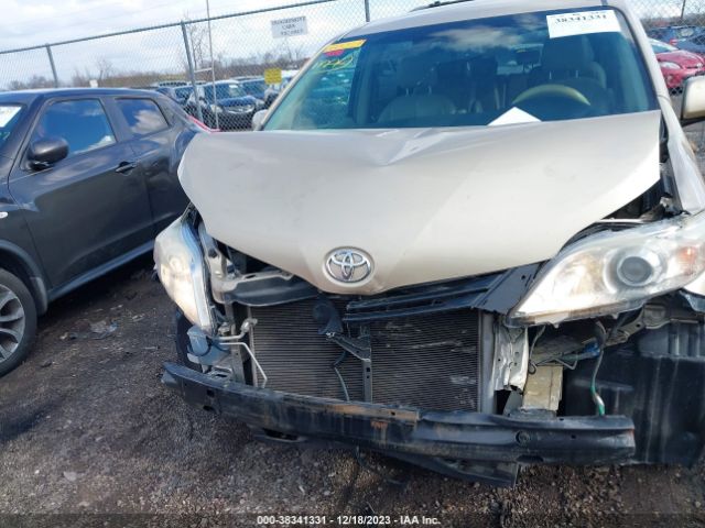 Photo 5 VIN: 5TDKK3DC2BS026916 - TOYOTA SIENNA 