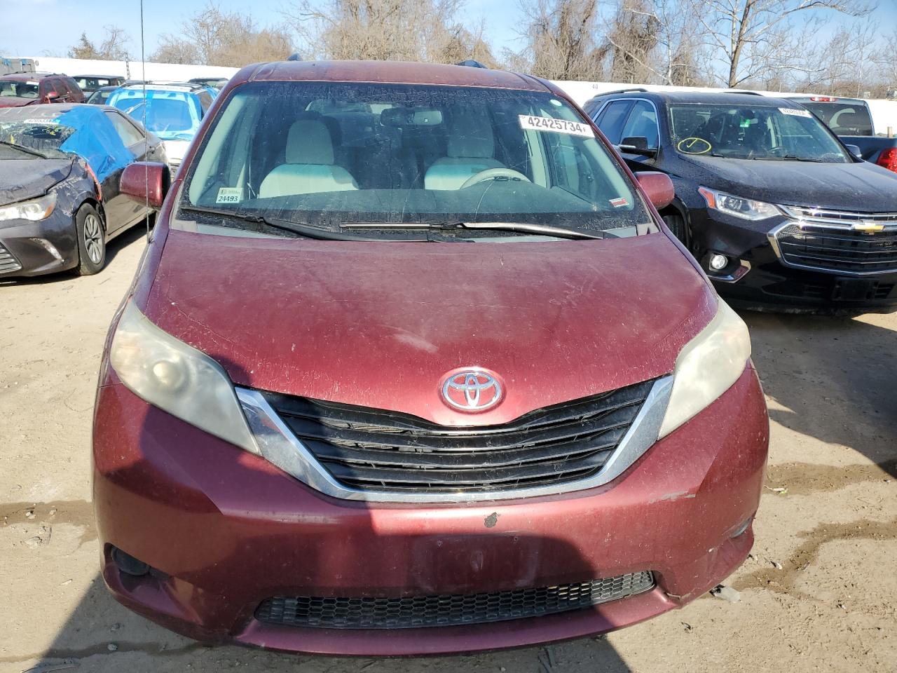 Photo 4 VIN: 5TDKK3DC2BS059415 - TOYOTA SIENNA 