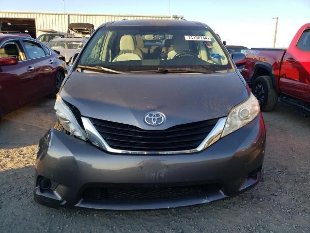 Photo 4 VIN: 5TDKK3DC2BS076344 - TOYOTA SIENNA LE 