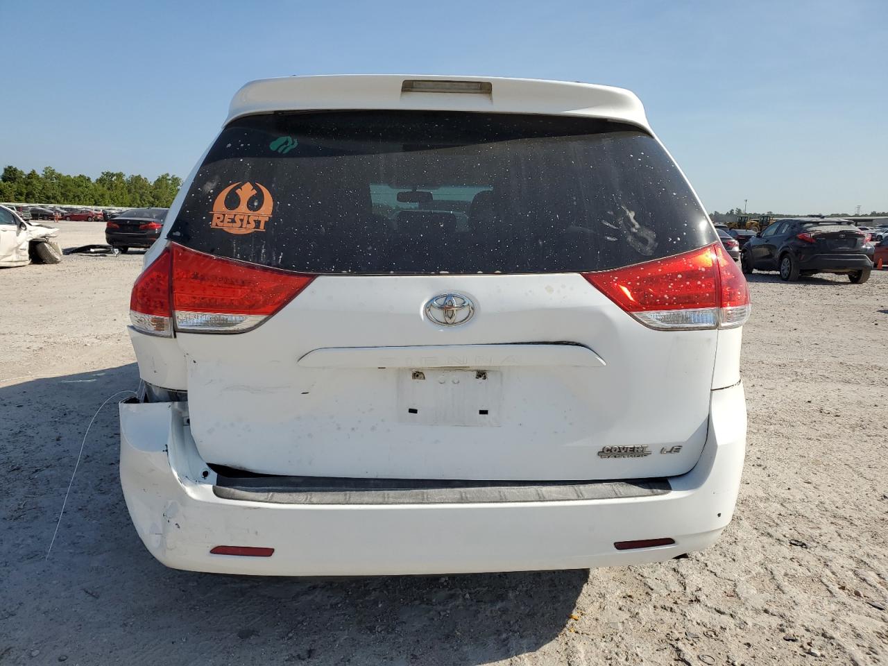 Photo 5 VIN: 5TDKK3DC2BS093497 - TOYOTA SIENNA 