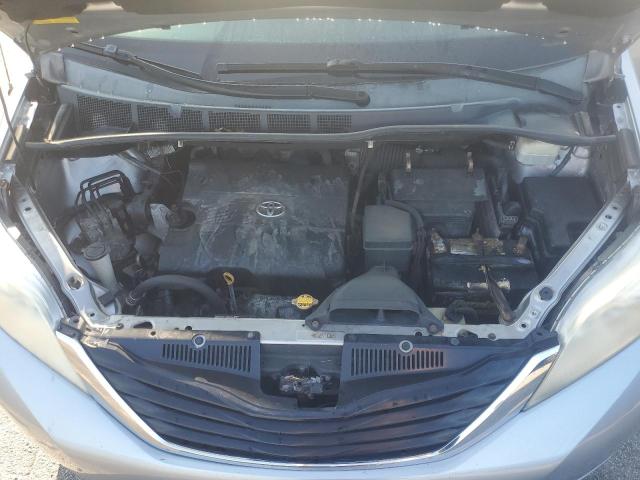 Photo 11 VIN: 5TDKK3DC2BS095041 - TOYOTA SIENNA LE 