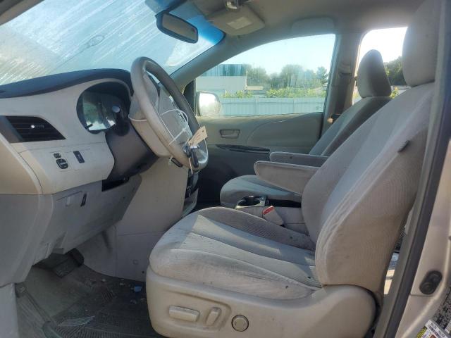 Photo 6 VIN: 5TDKK3DC2BS095041 - TOYOTA SIENNA LE 