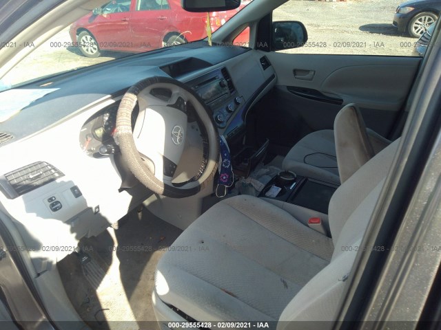 Photo 4 VIN: 5TDKK3DC2BS097081 - TOYOTA SIENNA 