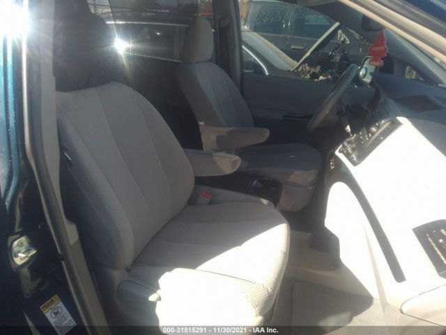 Photo 4 VIN: 5TDKK3DC2BS097968 - TOYOTA SIENNA 