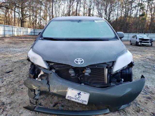 Photo 4 VIN: 5TDKK3DC2BS103199 - TOYOTA SIENNA LE 