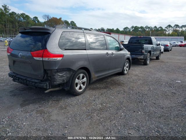 Photo 3 VIN: 5TDKK3DC2BS107169 - TOYOTA SIENNA 