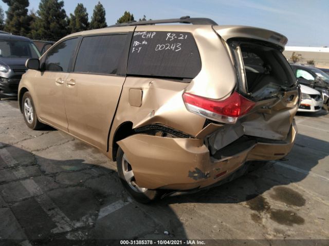 Photo 2 VIN: 5TDKK3DC2BS124070 - TOYOTA SIENNA 