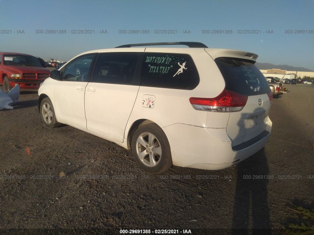 Photo 2 VIN: 5TDKK3DC2BS134436 - TOYOTA SIENNA 