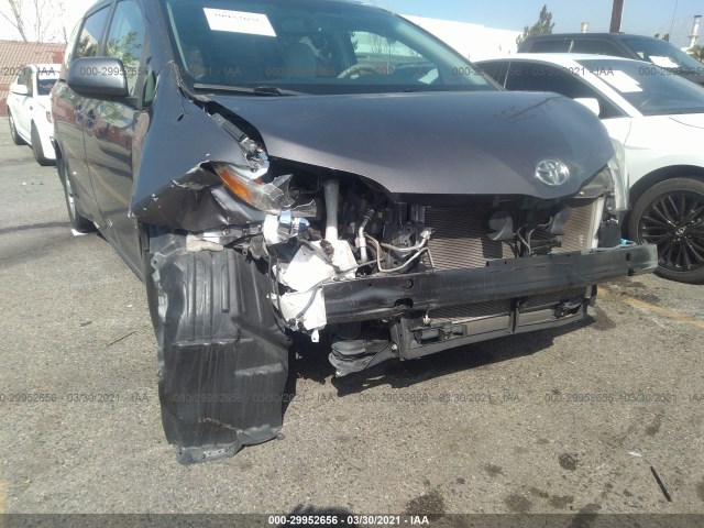 Photo 5 VIN: 5TDKK3DC2BS144870 - TOYOTA SIENNA 