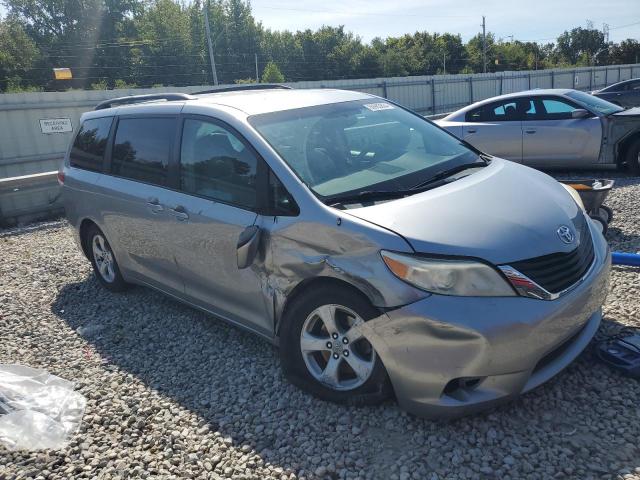 Photo 3 VIN: 5TDKK3DC2BS146635 - TOYOTA SIENNA LE 