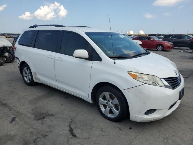 Photo 3 VIN: 5TDKK3DC2BS170210 - TOYOTA SIENNA LE 