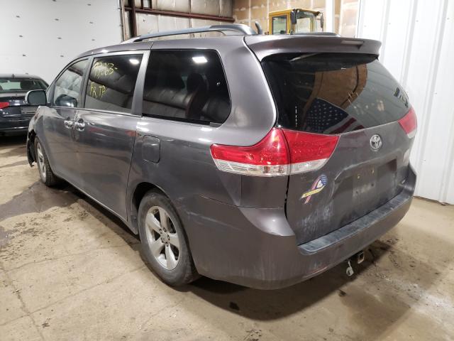 Photo 2 VIN: 5TDKK3DC2BS170515 - TOYOTA SIENNA LE 