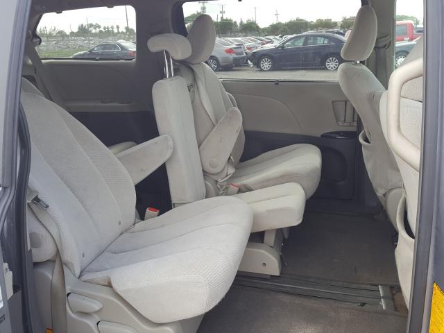 Photo 5 VIN: 5TDKK3DC2CS183444 - TOYOTA SIENNA LE 