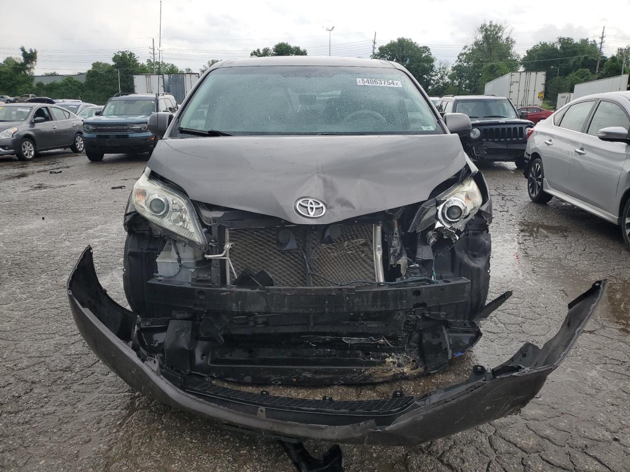 Photo 4 VIN: 5TDKK3DC2CS185825 - TOYOTA SIENNA 