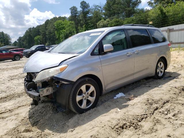 Photo 0 VIN: 5TDKK3DC2CS186585 - TOYOTA SIENNA LE 